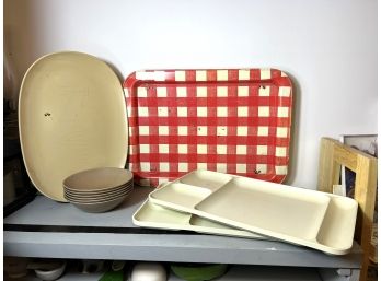 B/ 10 Pc Vintage Trays & Bowls - Metal Bed Tray, 2 Tupperware Divided Meal Trays, 6 Sm Bowls...etc