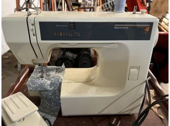 G / Sears Kenmore '4 Stitch' Electric Sewing Machine W/box Full Of Notions Supplies