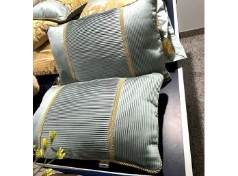 C/ 2 Lovely Toss Accent Pillows By Waterford Linens #85788