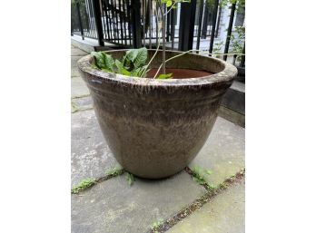 Y/ Very Large Pretty Stone Garden Pot Planter