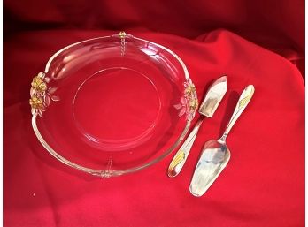 C/ Gold Embellished Round Serving Dish & Serving Utensils