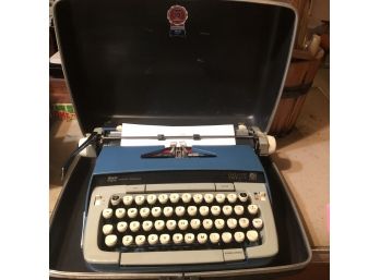 Vintage 1970's Smith Corona Galaxie Twelve 12 XII Portable Typewriter