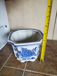 Flower Pot White Blue 4'h