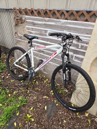 Bike Mongoose Alta White 24'