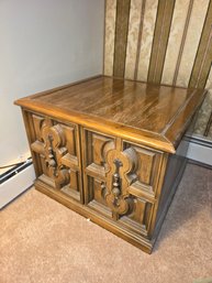 1970's Style End Table 26'sq