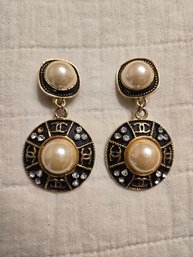 Coco Chanel Vintage Runway 2 In Each Pearl  Earrings As Is