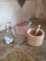 Pyrex Meas.cup, Wooden Bowl, Bird Toothpicks Holder