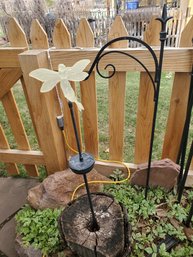 Garden Art,  Metal Flower Pot Holder