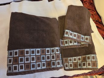 Towel Set #2 Hometrends Brown Sq Design