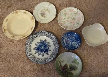 Misc Design Plates Set Of 7 Blue Floral