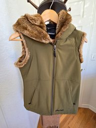 Marmot Vest Sz Sp Faux Fur Hood