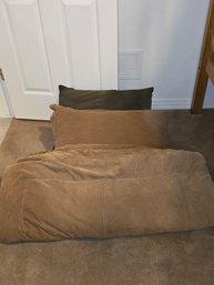 Brown Full Comforter, Pillows