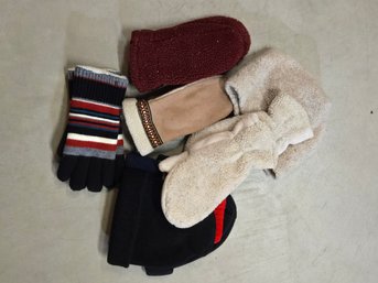 Gloves Set Of 4 Plus 2 Hats