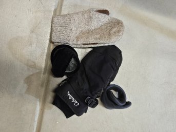 Cabelas Black Gloves,  Tan Knitted