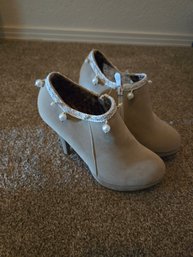 Booties Tan Pearl Design Sz 36