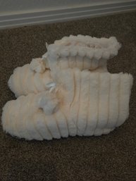 Slippers Cream Faux Fur Sz 5-6