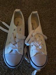 Twisted Jr White Tennis Shoes Sz 3