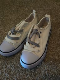 Twisted Jr Tennis Shoes Very White Sz 3