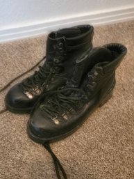 Euro Club Black Boots Sz 5