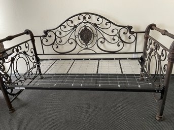 Antique Style Iron Trundle Bed With One Mattress And Comforter