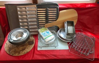Large Lot Of Kitchen Items- Baking Sheets/ Pizza Paddle & Lots More