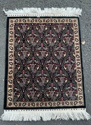 Beautiful Oriental Rug About 2 X 3 Ft