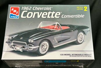 AMT Ertl 1962 Chevrolet Corvette Convertible 1/25 Model