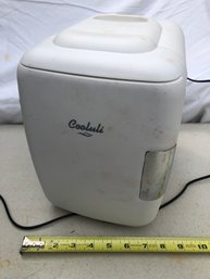 CoolUli. Small Little Plug In Cooler Or Warmer