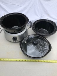 Hamilton Beach Three Bowl Crock Pot With Lid, Model SC 33135C, Tested