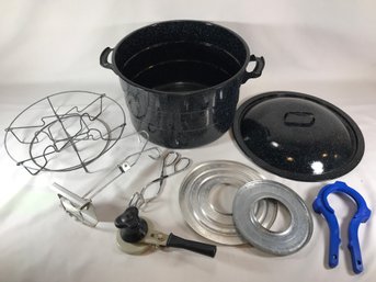 Large Metal Cooking Pot Can Be Used For Canning, And Accessories