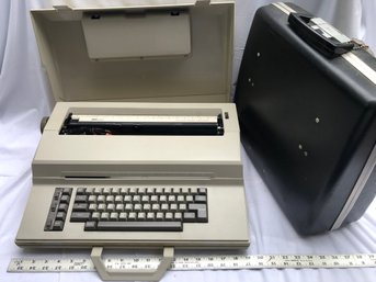 2 Typewriters Electronic SR 3000 And Sears Manual, Untested