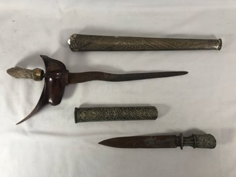 Interesting Knife And Dagger, Age Unknown, Rust On Blades, See Pictures