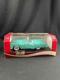 Revell Ford Thunderbird 1955 1:18 Die Cast Car