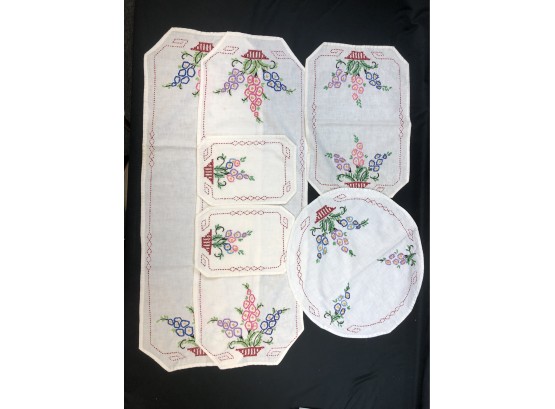Set Of Linens With Crewel Work