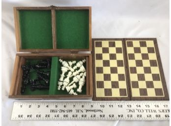 Small Chess Set With Magnetic Pieces And Board With Wood Box