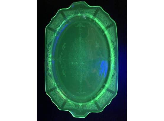 Anchor HockingAnchor Hocking Princess Green 12 Inch Oval Platter, It Glows