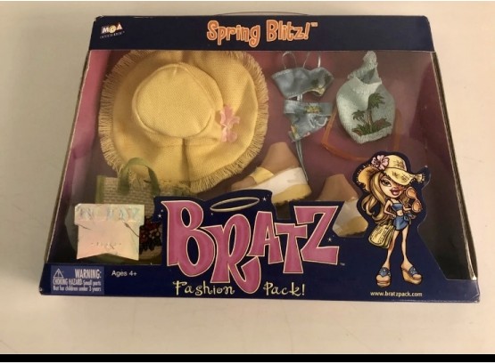 Bratz Doll Spring Blitz Fashion Pack 2003