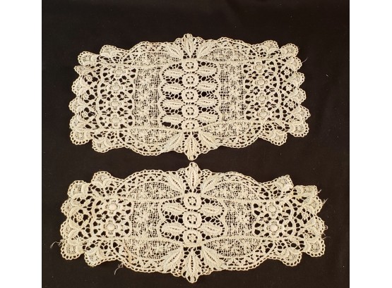 Assorted Doilies And Linens