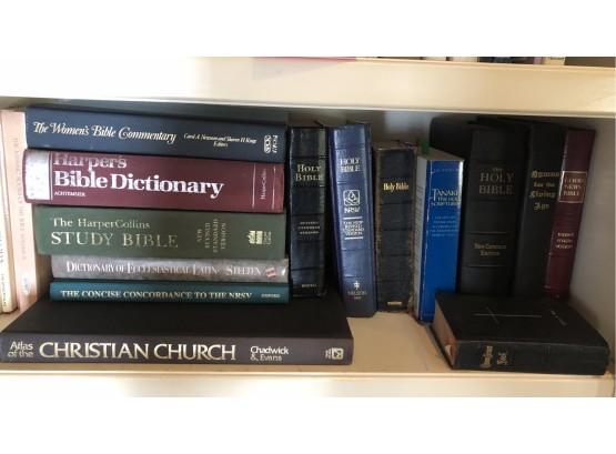 Lot Of Bibles, Bible Helps