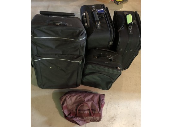 A Lot Of Assorted Luggage Five Pieces Not Matching