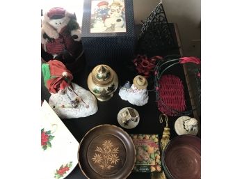 Assorted Christmas Decorations Lot K