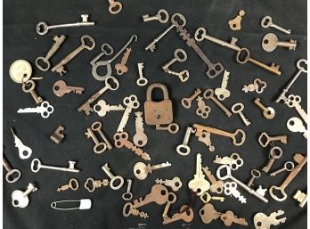 Lot 2 Of Keys, Skeleton With Locke