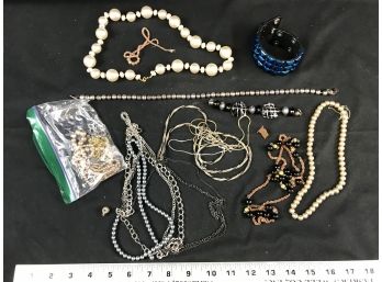 Lot 1 Of Miscellaneous Necklaces And Pieces