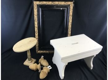 Wood Stool, Small Table, Wood Frame, Wood Finials