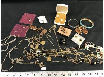Lot 3 Of Miscellaneous Necklaces, Earrings And Other Jewelry Pieces