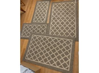 Four Modern Geometric Designed Gray/white Scatter Rugs