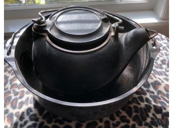 Lodge Cast Iron Pot/ Tea Kettle