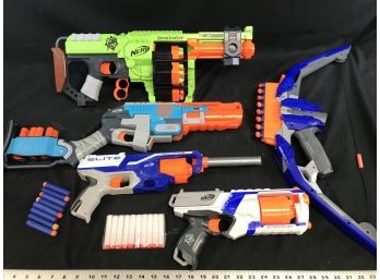 5 Nerf Guns, All Tested And Works. Includes Ammo, Dominator, Zombie Strike, Elite Disruptor, Strong Arm, Strat