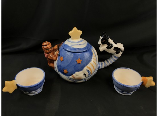 Cute Tea Pot With 2 Cups