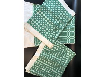 Green & Cream Geometric 8 Linen Placemats, 8 Napkins & Runner